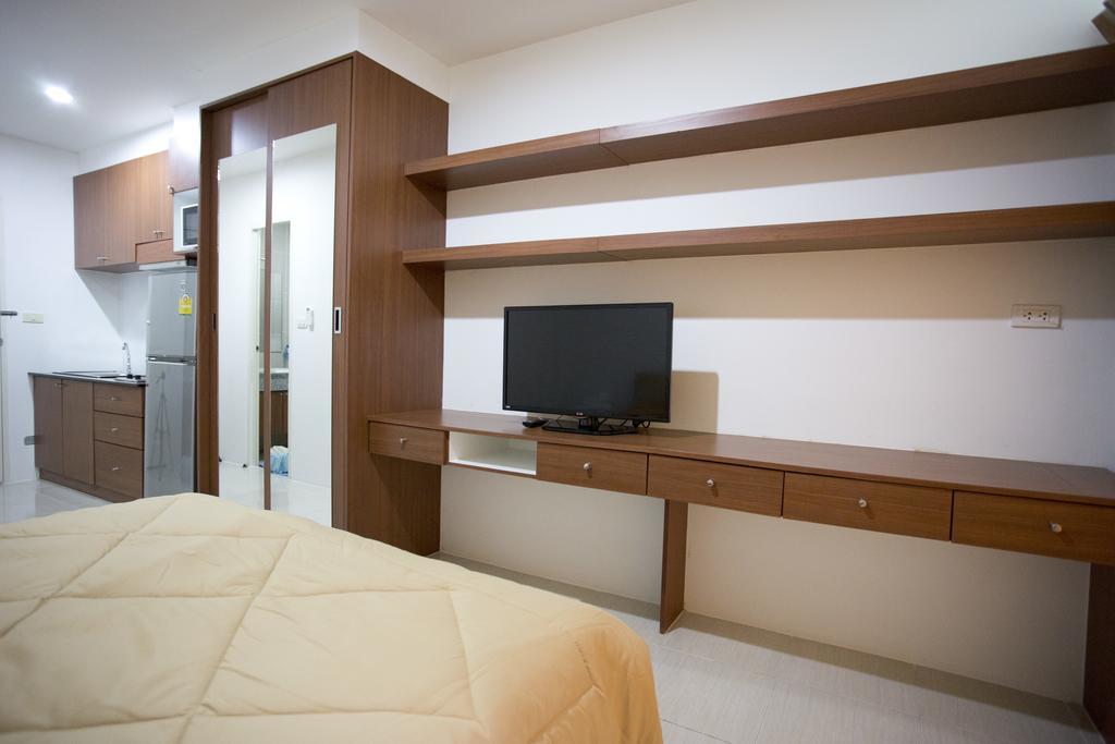 Ratchy Condo Бан Саре Екстериор снимка